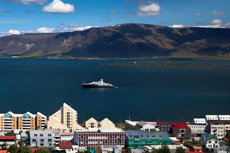 Brimming with fashionista charm, Reykjavik is dotted with boutiques, cafés and colourful two-tone houses.