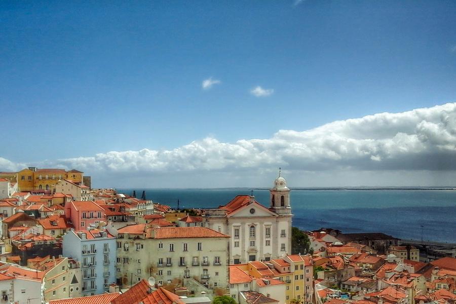Amylee Silva gets arm-flappingly excited about Portugal's capital and largest city!