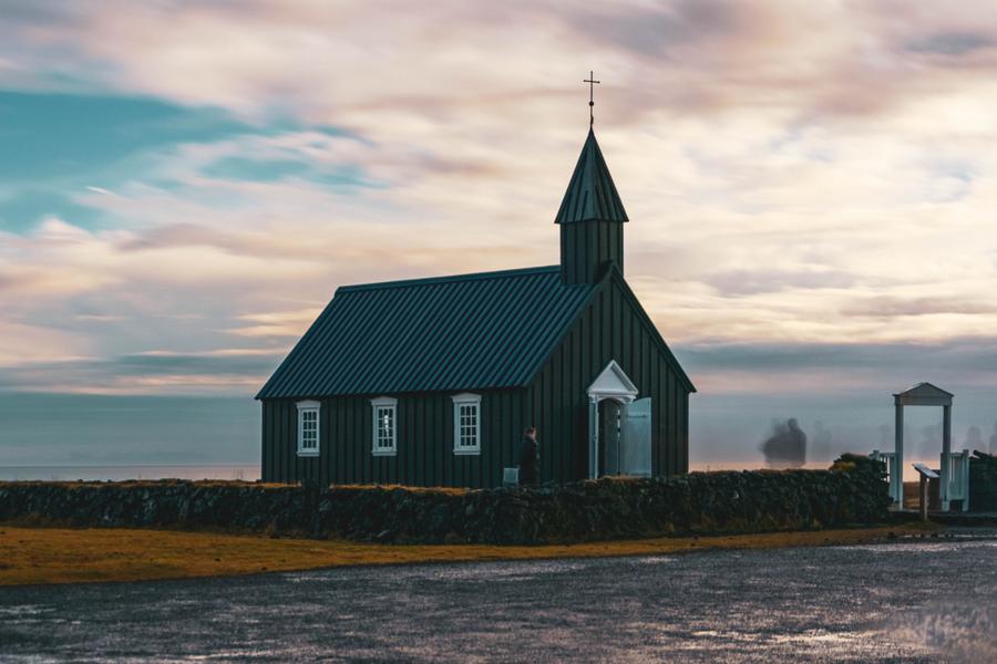 Lonely churches, thunderous falls, glacial hikes — our very own Matthew de Verteuil shares snaps from the land of fire and ice