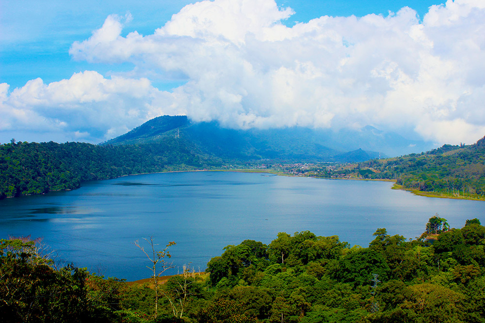 Lake Bratan near Bedugul.